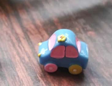 These beautiful Vroom... blue with pink windows and yellow wheels... Set of 1 - Sajja Garden Nursery