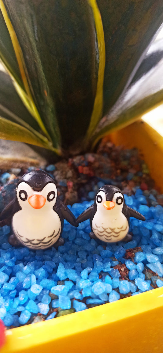 Mom n baby pair of penguin Set of 2- Sajja Garden Nursery