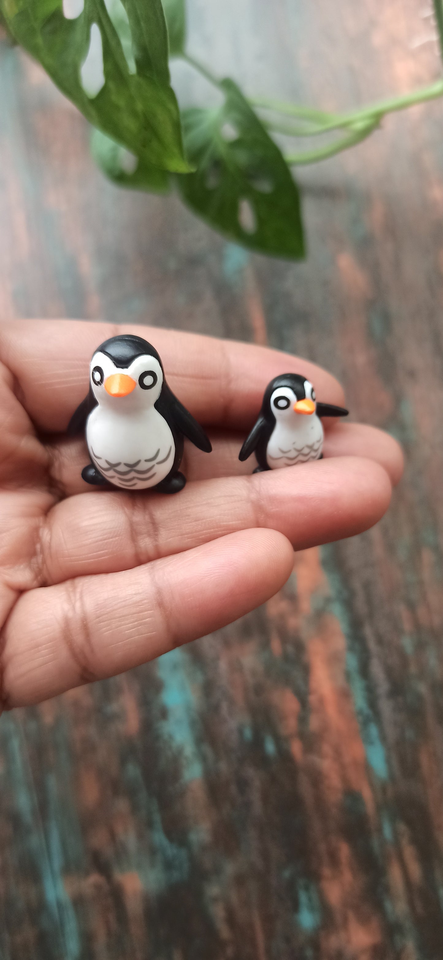 Mom n baby pair of penguin Set of 2- Sajja Garden Nursery