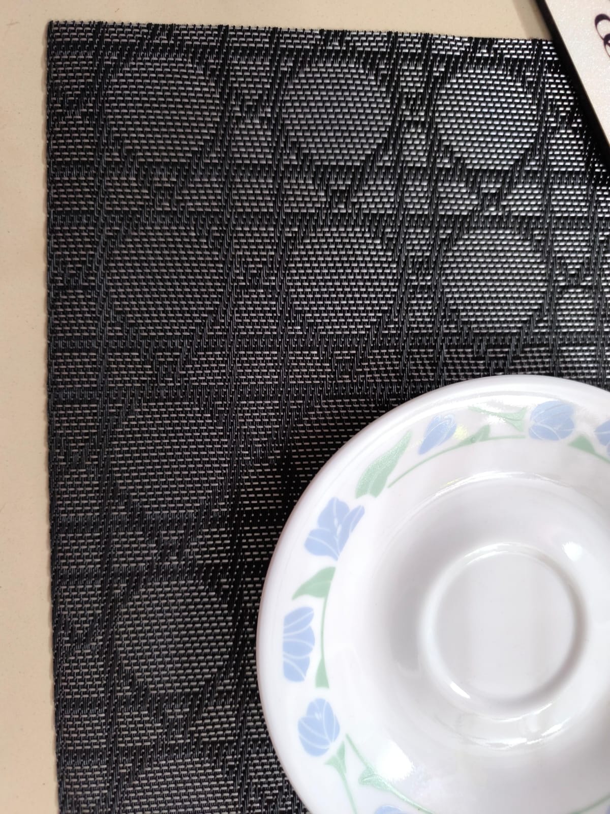 Poly Vinyl Weaved Set of 6 Table Mats