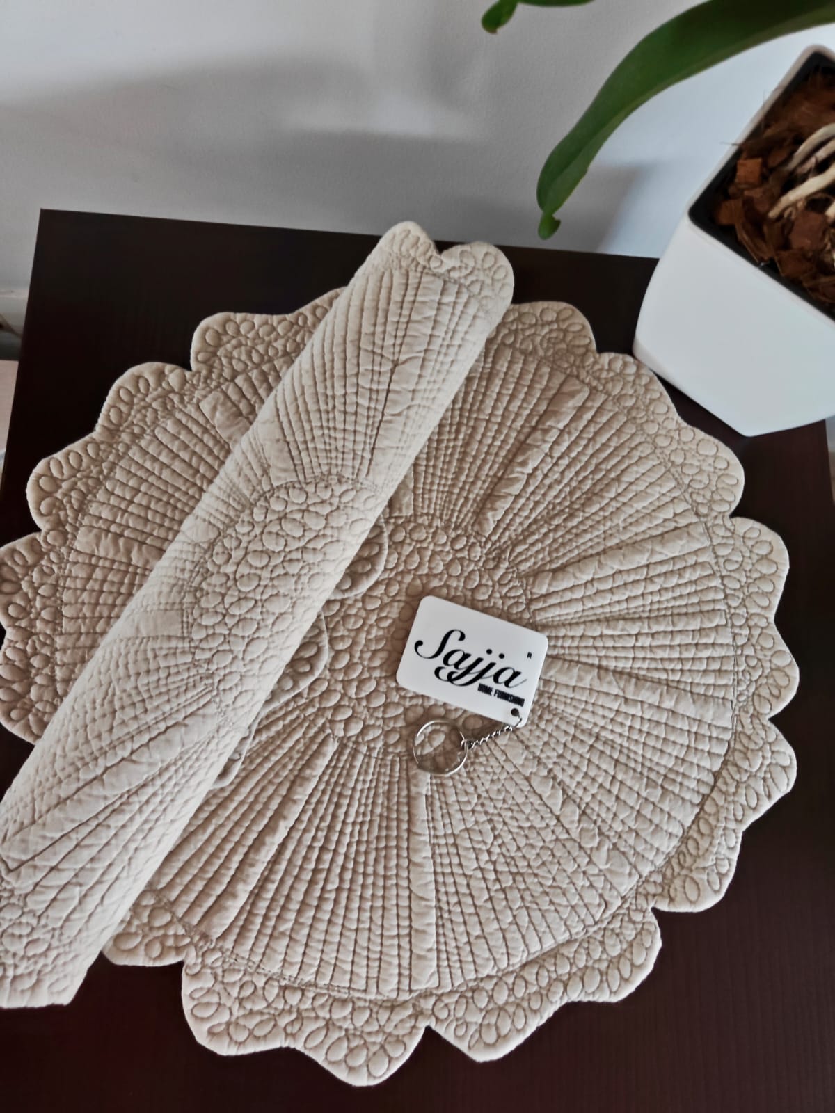 Stylish Beige Victorian Cotton Quilted Round Placemat Round (Set of 2)