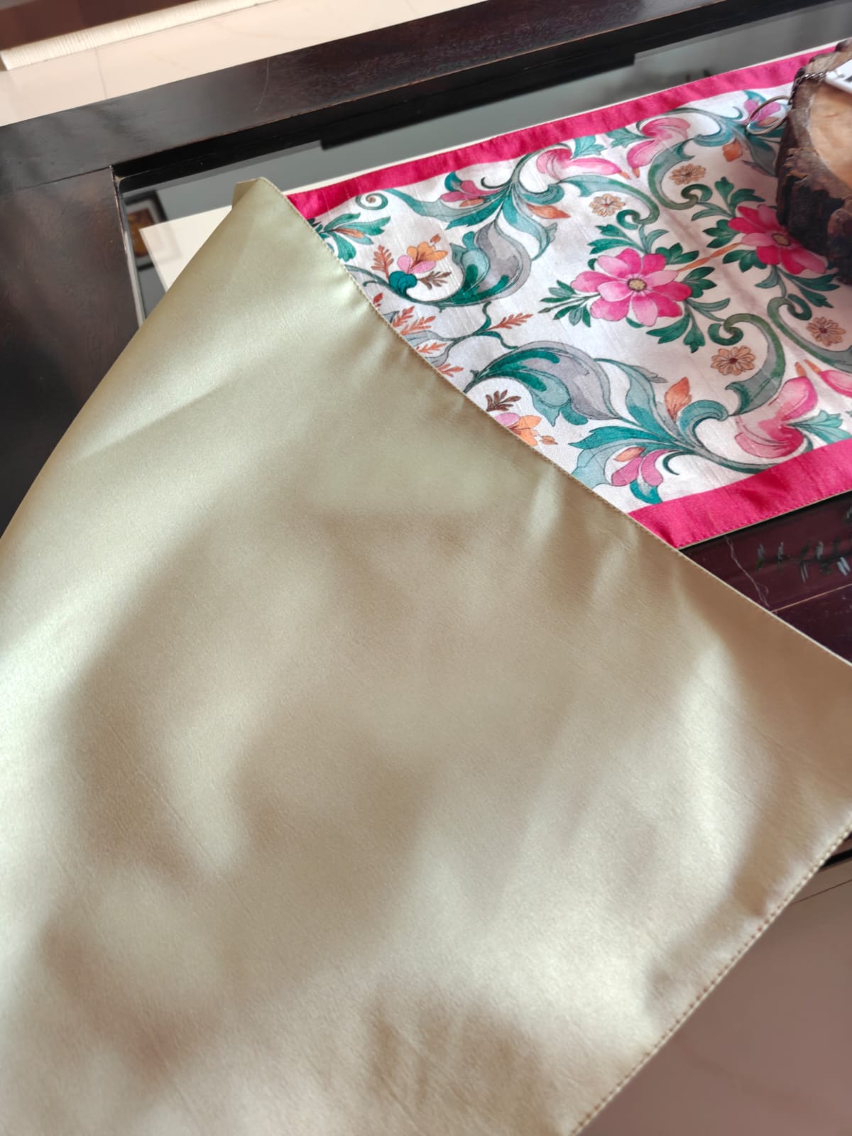 French Damask Motif Dupioni Taffeta Silk Table Runner (L-72in, W-12in)