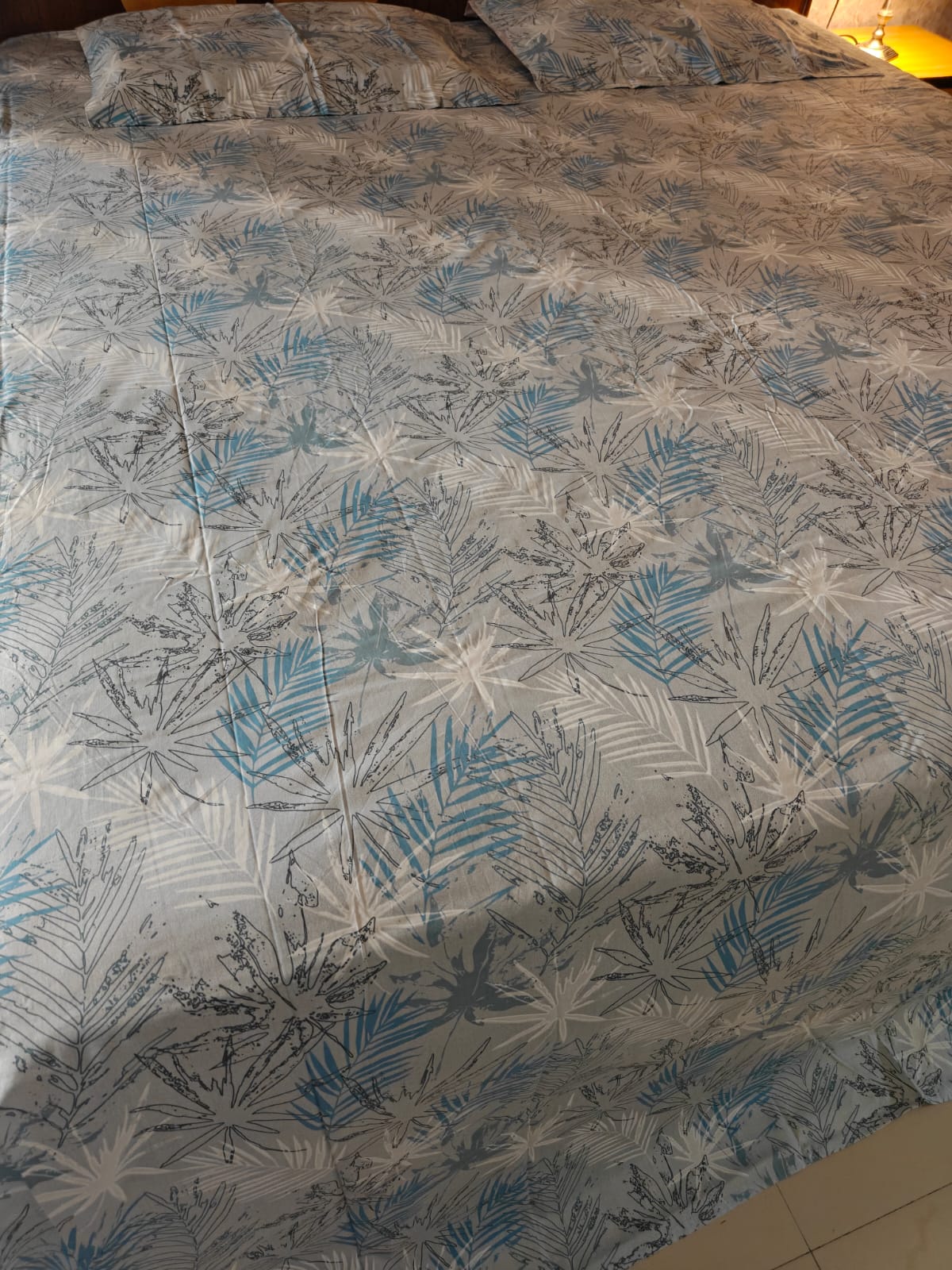 Luxury Collection Blue White Leaves King Bedsheet 108 inches x 108 inches