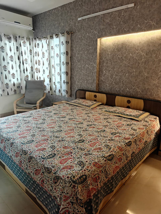 Trending Hand block Blue Paisley Pure Cotton Double Bedsheet King 108 x 108 inches