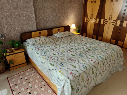 Hand Block Floral Guldasta King Cotton Bedsheets Online 108 inches x 108 inches