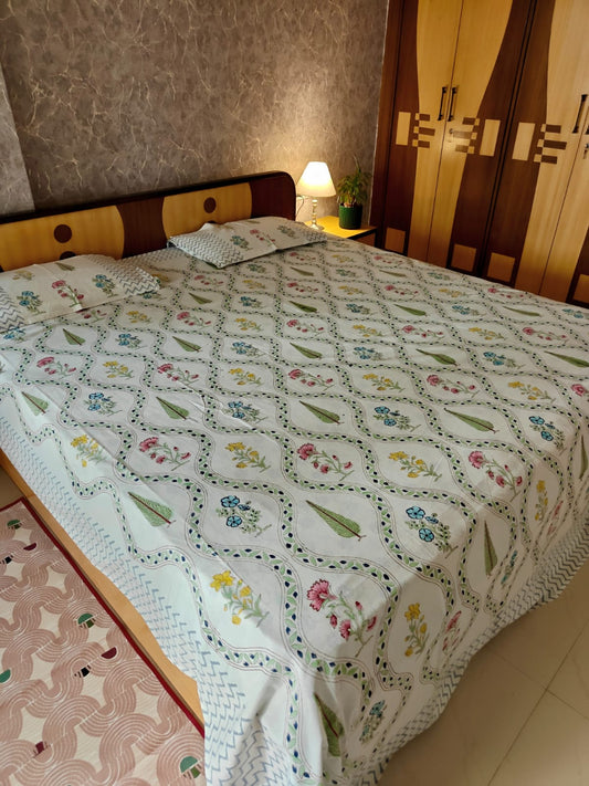 Hand Block Floral Guldasta King Cotton Bedsheets Online 108 inches x 108 inches