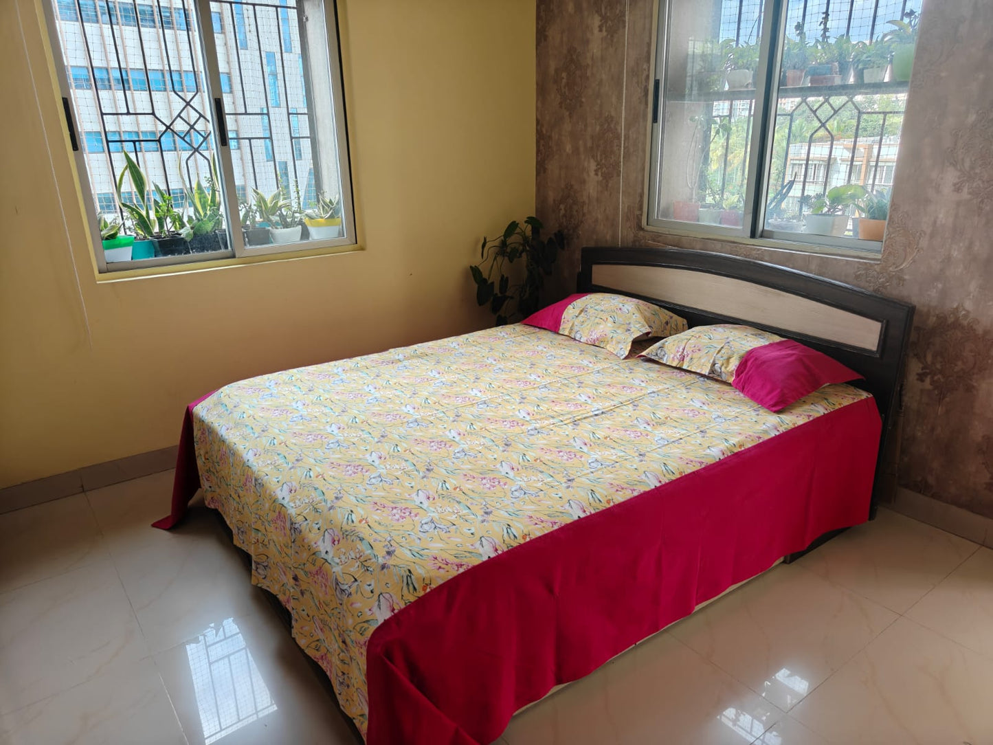 Signature Sajja Yellow Floral Cotton King Size With Solid Border Double Bedcover with 2 Pillow Covers