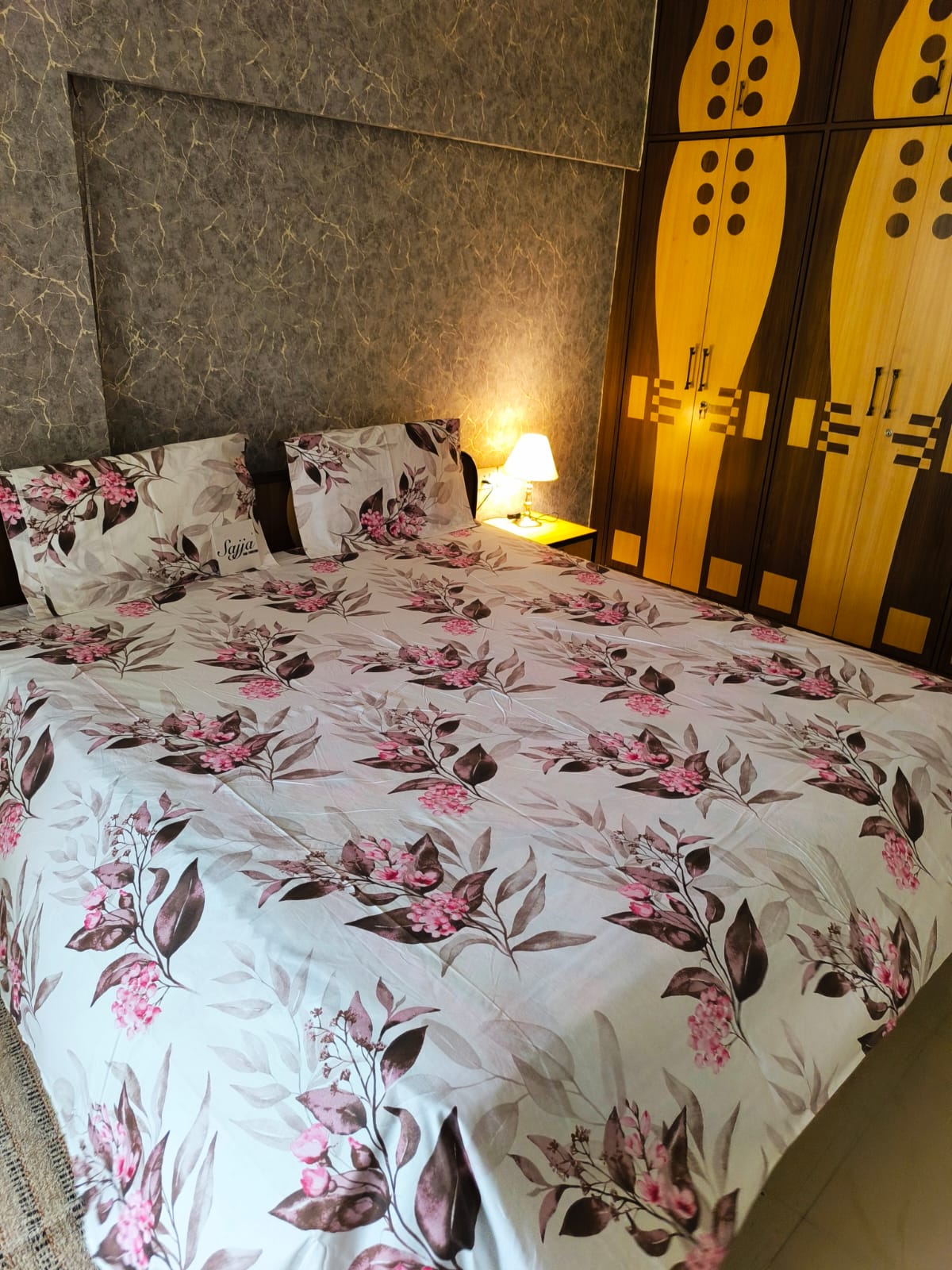 Premium Luxury Collection Water colour Series Cotton Pink Floral 108 inches x 108 inches King Bedsheet