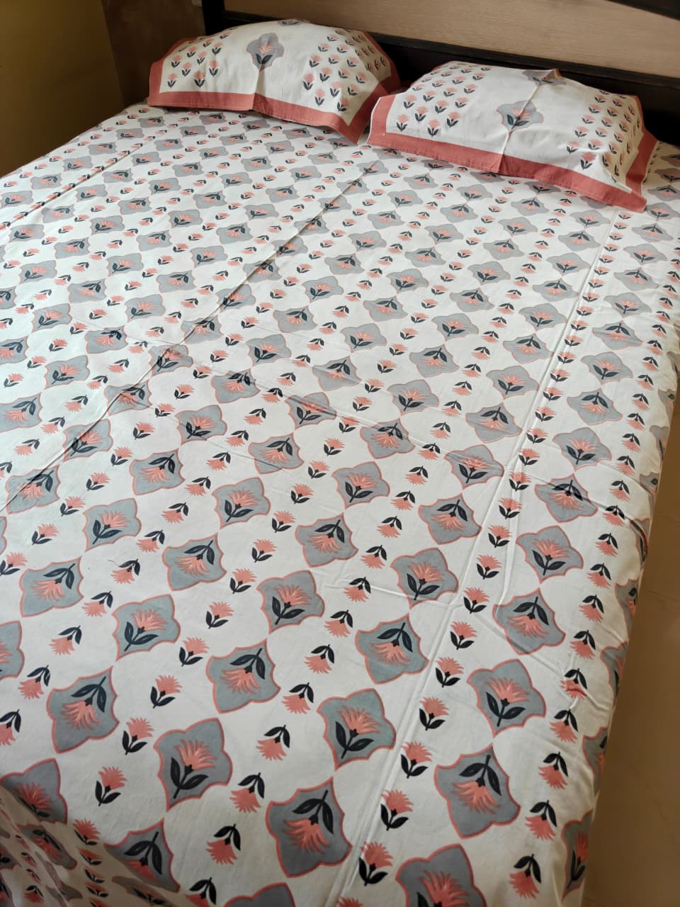 Buy Queen Vintage Traditional Pink White Pure Cotton Floral Bagh Double Bedsheet