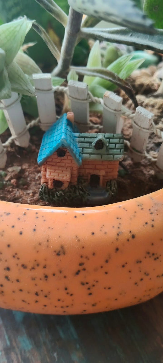 Miniature Resin Whimsy Cottage Figurine Set of 1 piece- Sajja Garden Nursery