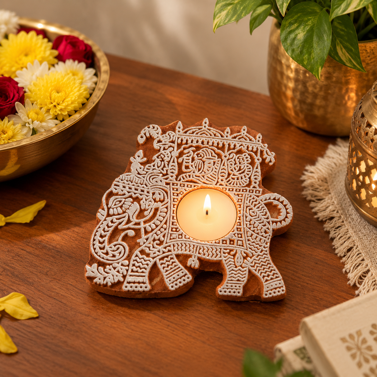 Candles & Tea Lights : Candles • Tea Light Holders • Festive Décor