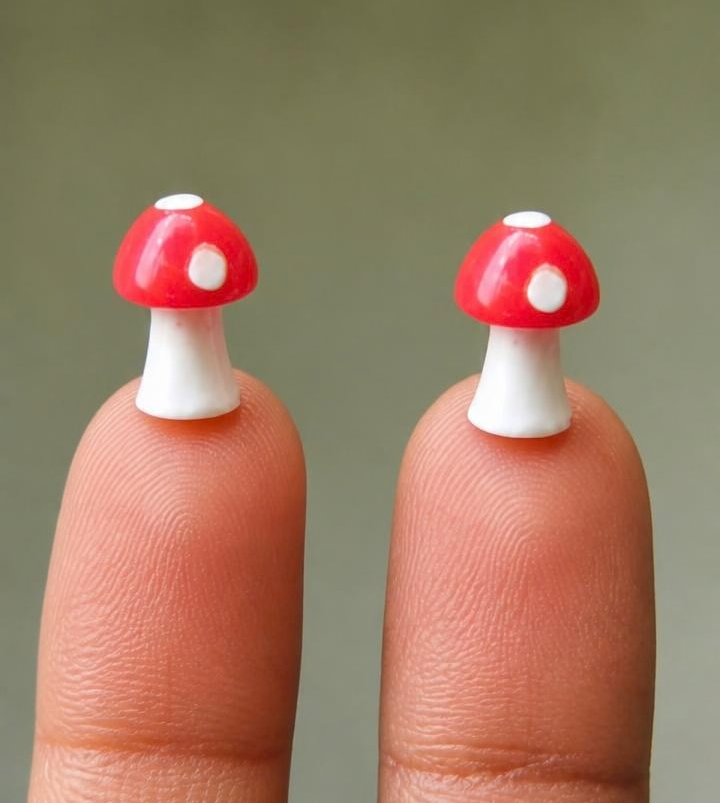 Miniature Red mushroom figurines  Set of 3 - Sajja Garden Nursery
