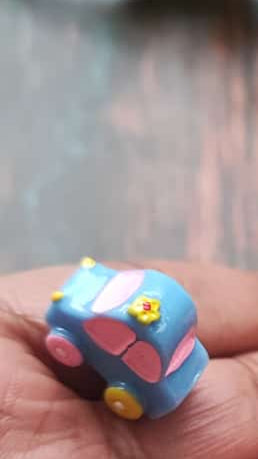 These beautiful Vroom... blue with pink windows and yellow wheels... Set of 1 - Sajja Garden Nursery