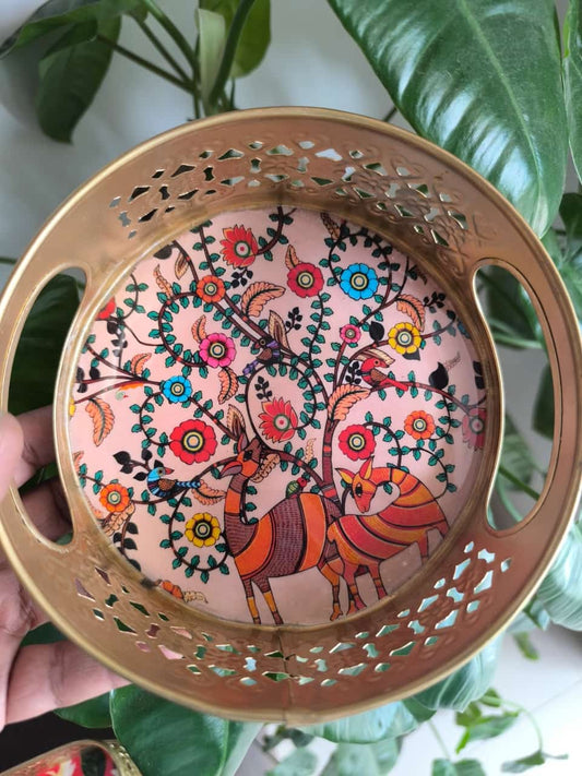 जंगल जंगल ढूंढ रहा है मृग अपनी कस्तूरी को | Pichwai Deer Decorative Tray