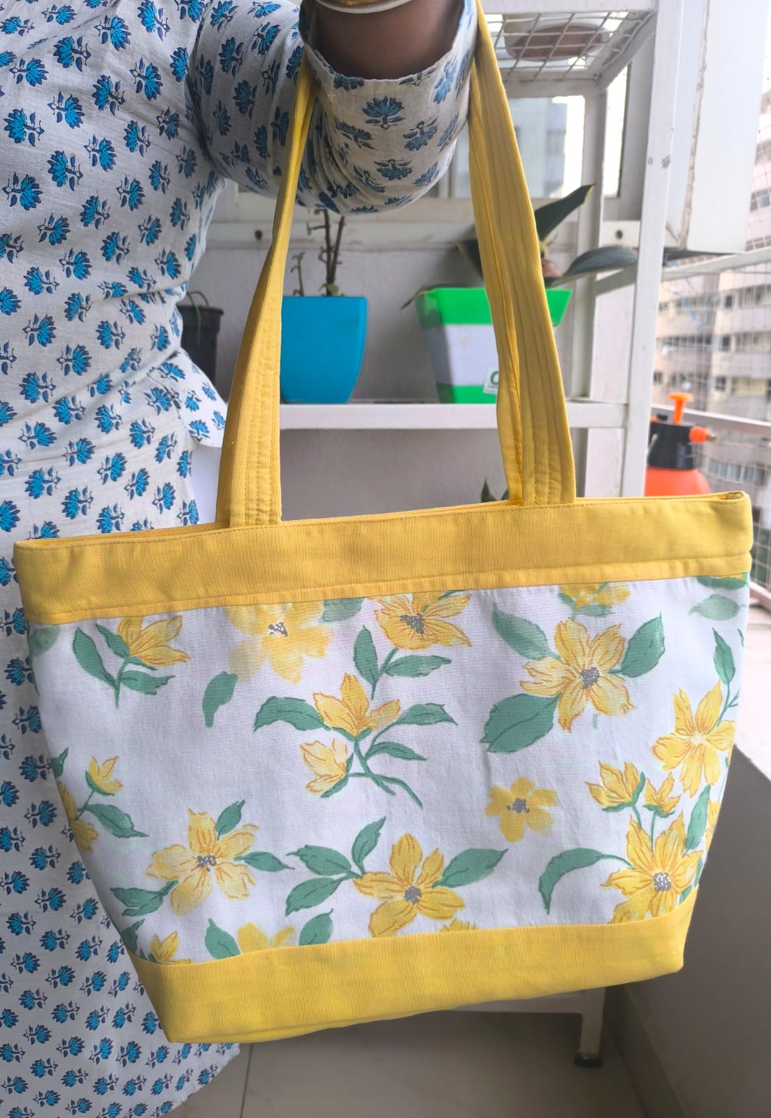 Designer Yellow Floral Print Duck Cotton Cloth Shopping Bag Tote Bag With Zip