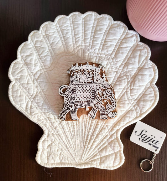 Shell White Embossed Quilted Cotton Table Placemat Trivet