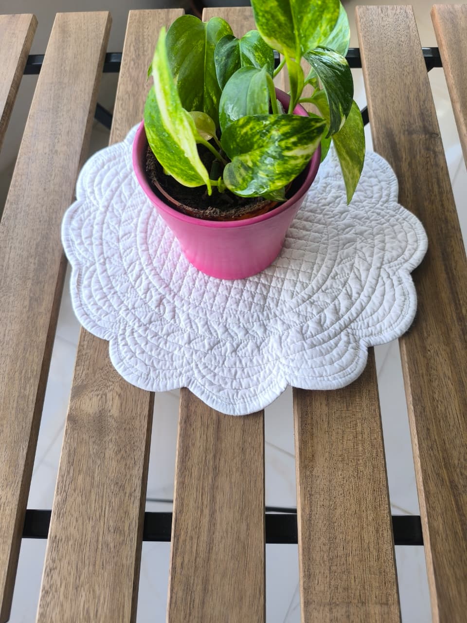 Stylish White Patterned Quilted Cotton Round Table Placemat Trivet