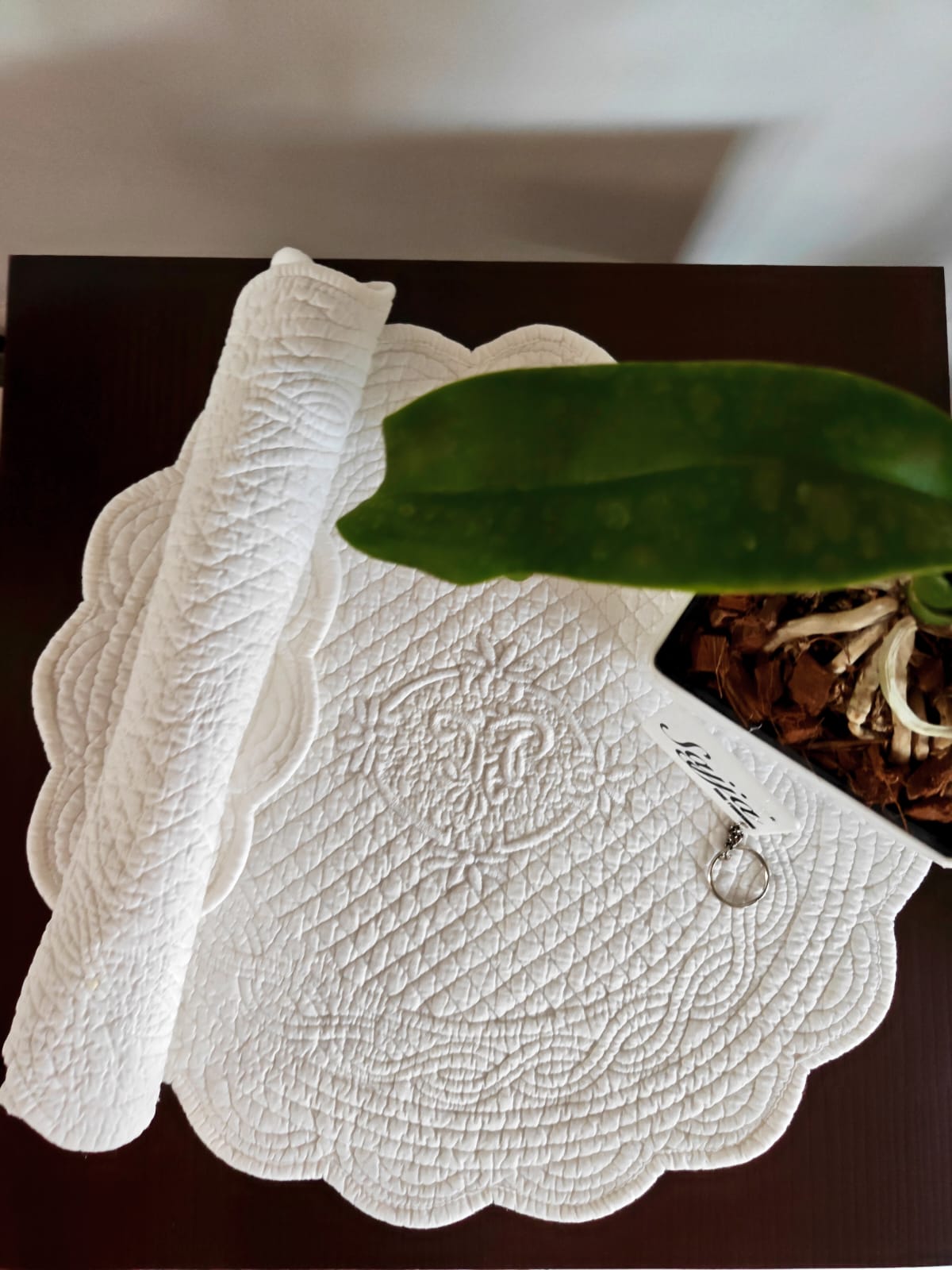 Embriodered White Patterned Quilted Cotton Round Table Placemat Set of 2