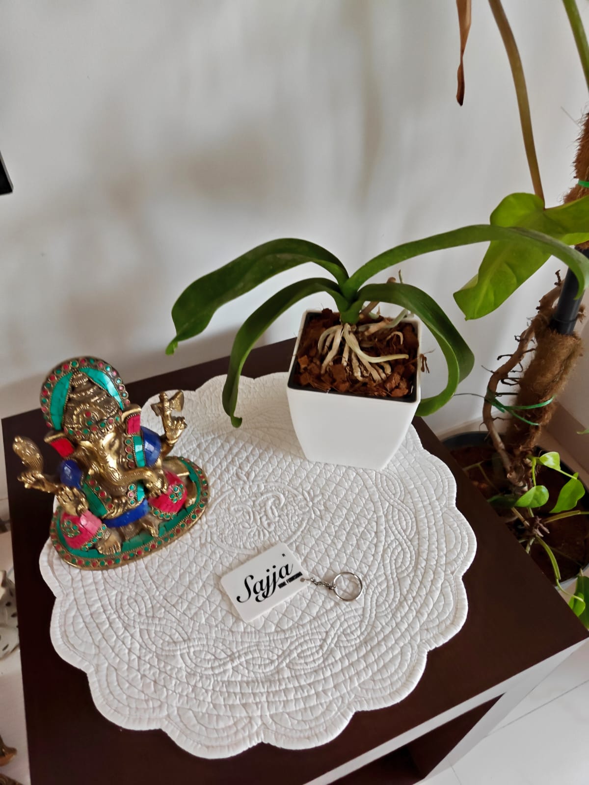 Embriodered White Patterned Quilted Cotton Round Table Placemat Set of 2