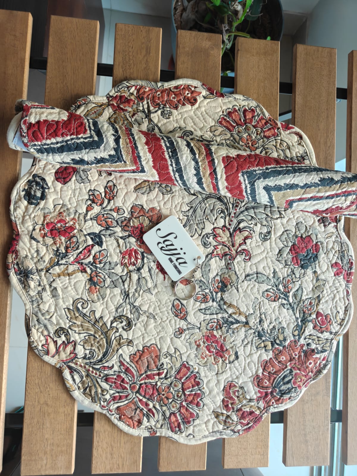 Printed Revrsible Quilted Floral Sustainable Cotton Fabric Focal Round Table Placemat Set of 2