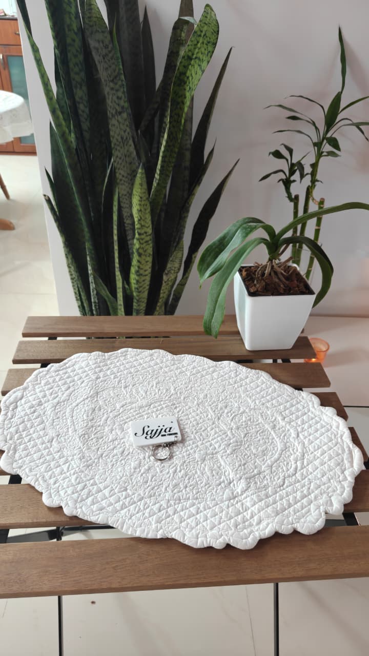White Oval Floral Quilted Cotton Round Table Placemat Trivet