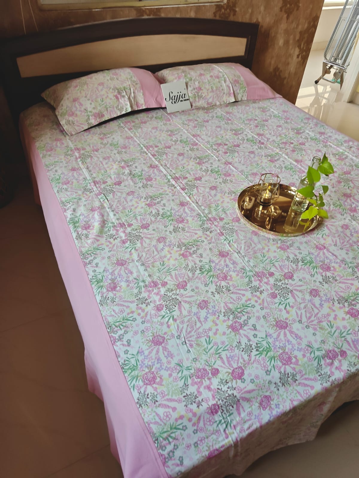 Duck Cotton Pink Floral King Size With Solid Border Double Bedcover with 2 Pillow Covers