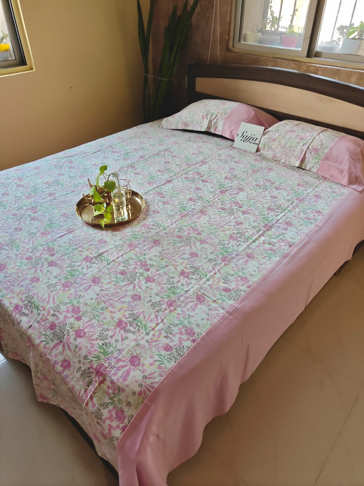 Duck Cotton Pink Floral King Size With Solid Border Double Bedcover with 2 Pillow Covers