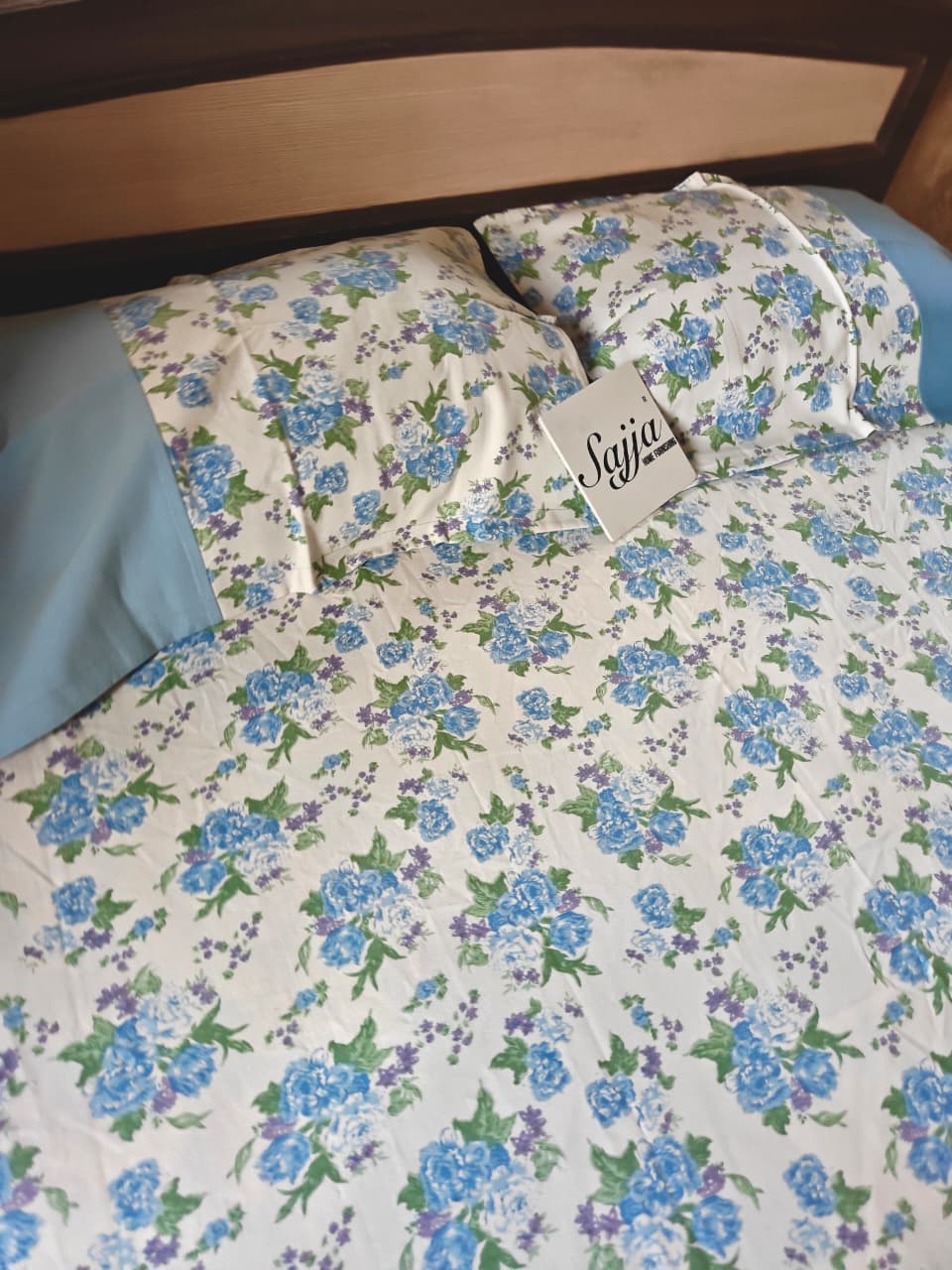 Signature Sajja Blue Floral Cotton King Size With Solid Border Double Bedcover with 2 Pillow Covers