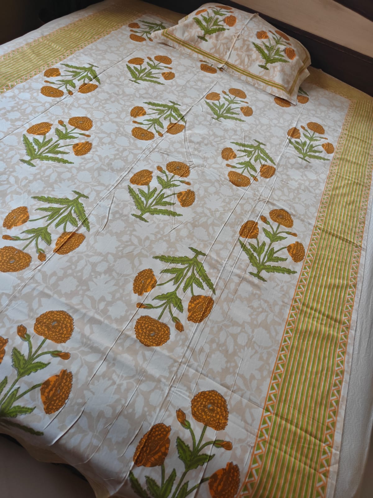 Vintage Handblock Print Pure Cotton Mughal Butta Single Bedsheet (60 x 90in)