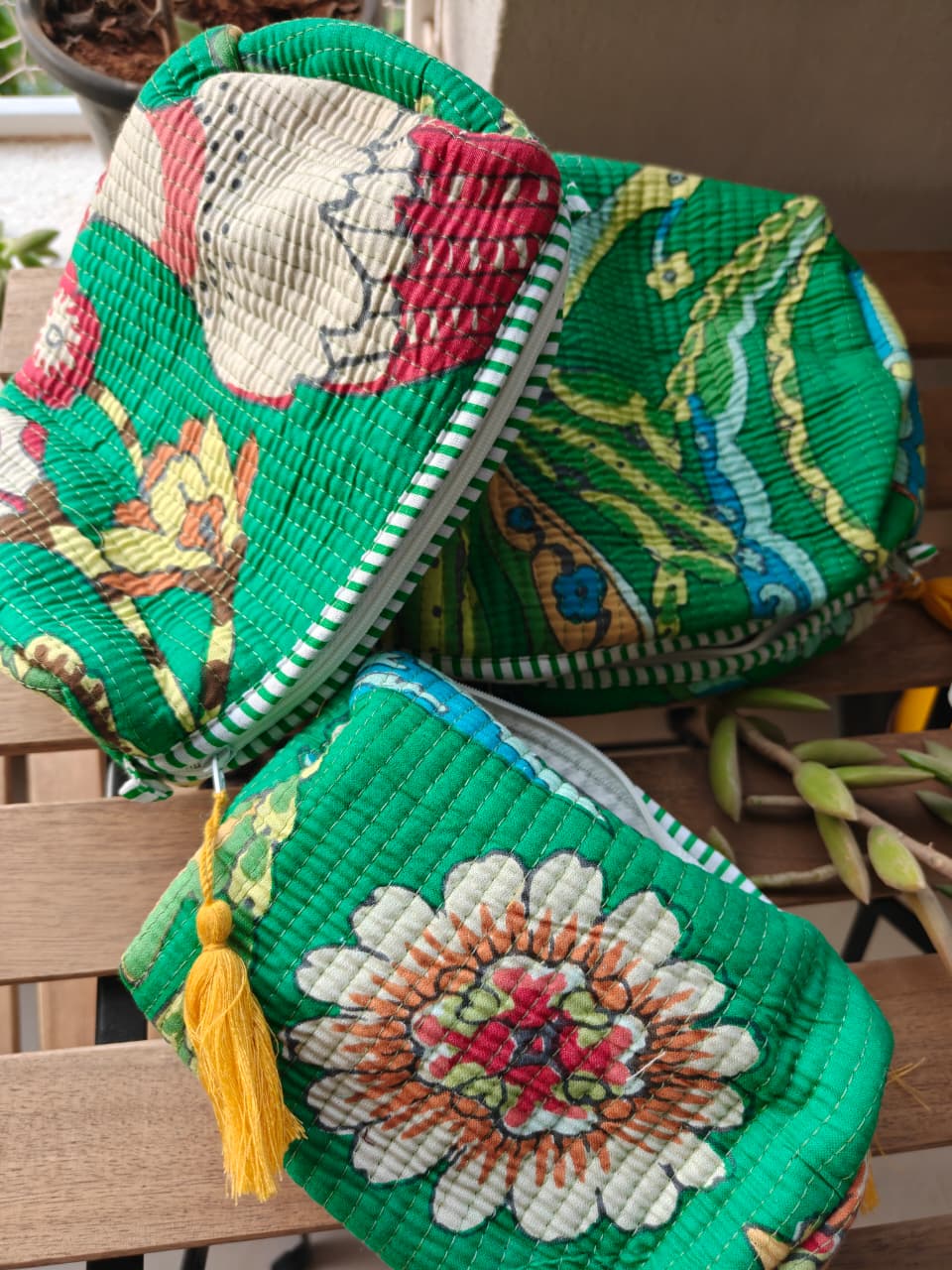 Set of 3 cosmetic bag/pouches with waterproof lining - Green floral bags