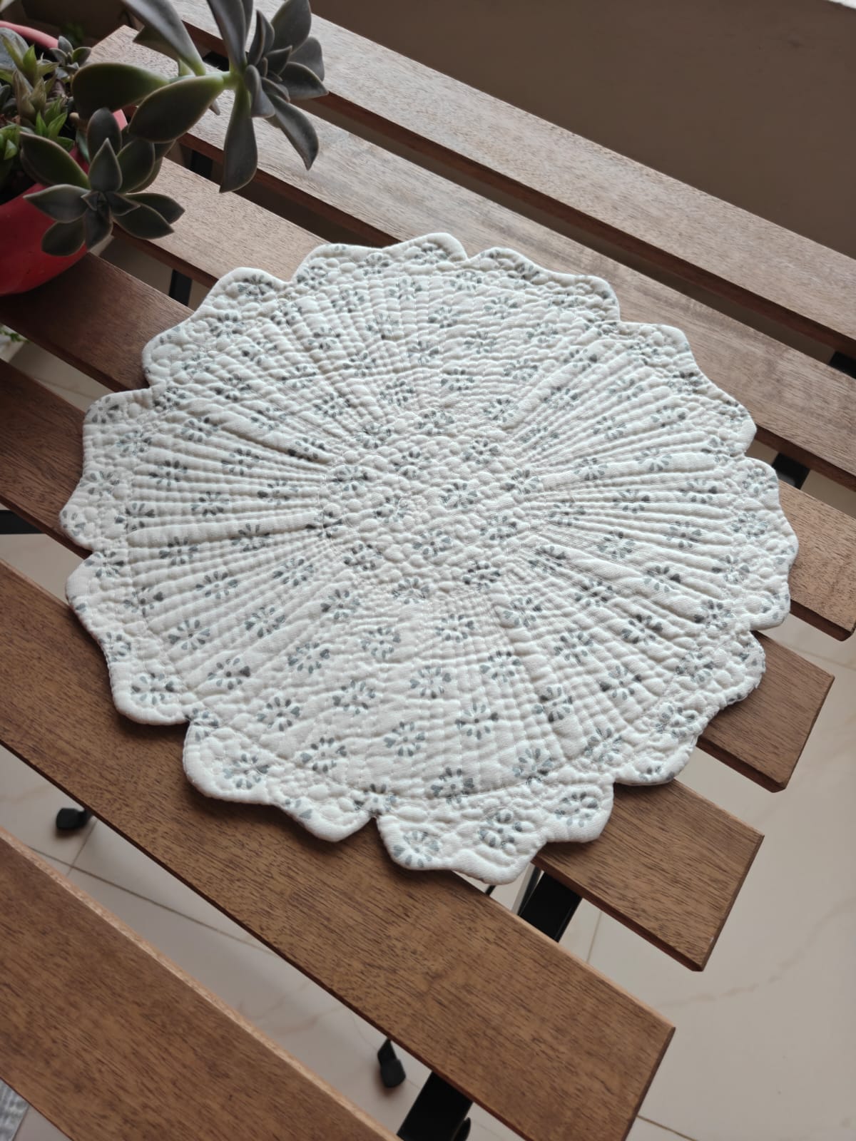 Reversible Ivory Printed Small Round Table Placemat Trivet - 1 piece