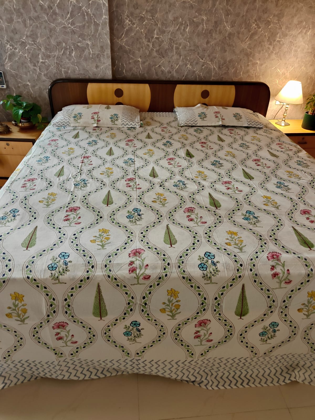 Hand Block Floral Guldasta King Cotton Bedsheets Online 108 inches x 108 inches