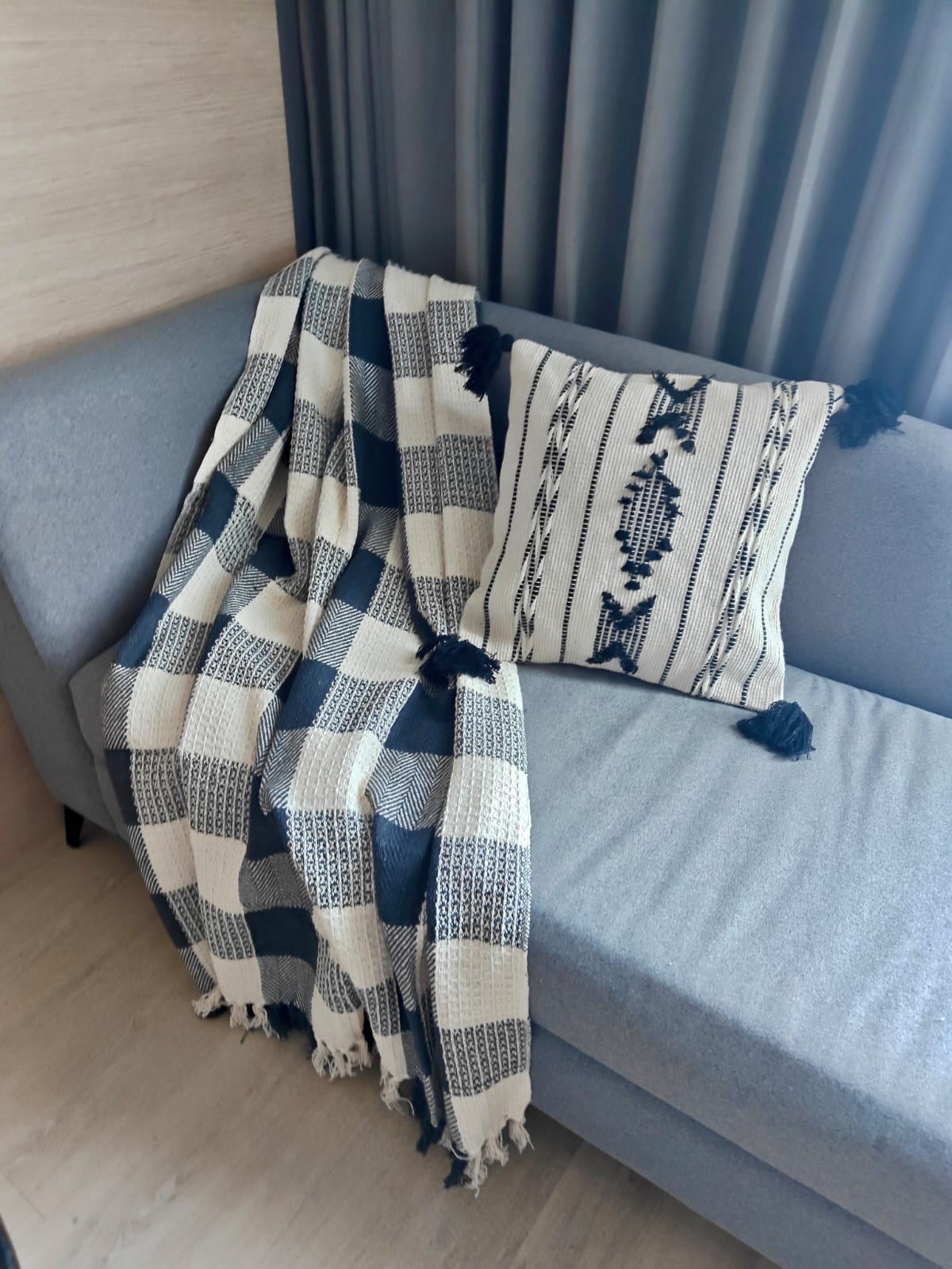 Designer Black White Bohomein Pure Cotton Check Waffle Throws (Onesize)
