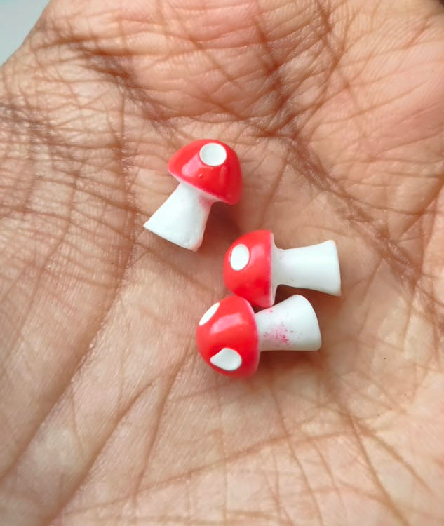 Miniature Red mushroom figurines  Set of 3 - Sajja Garden Nursery