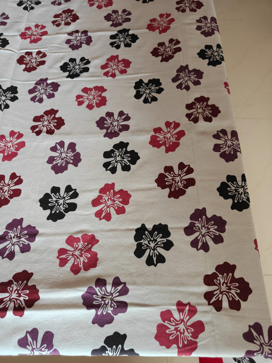 Contemporary Pure Cotton Six Seater Table Cloth 60 In x 90 In