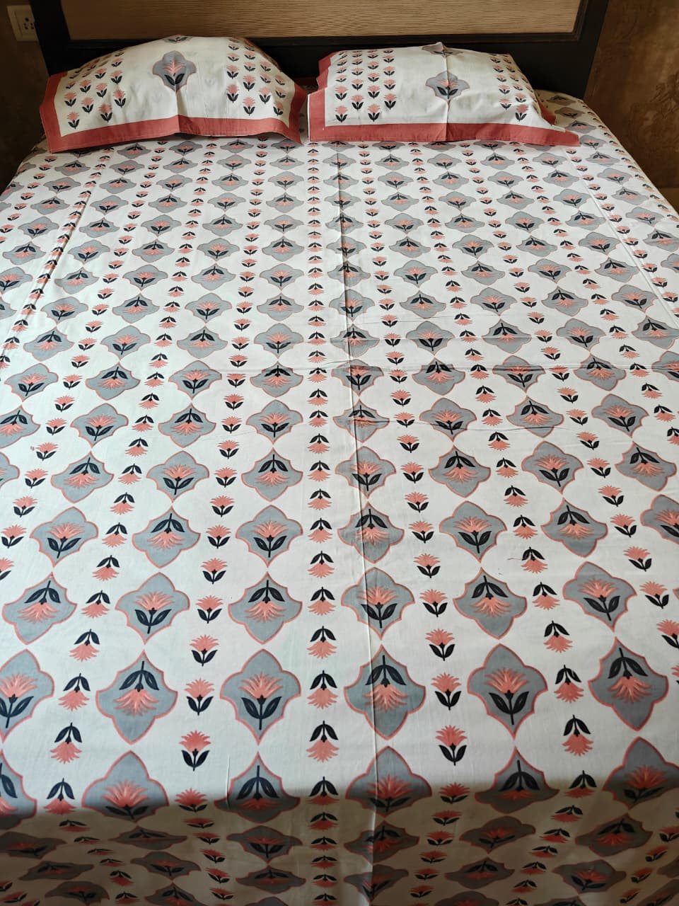 Buy Queen Vintage Traditional Pink White Pure Cotton Floral Bagh Double Bedsheet