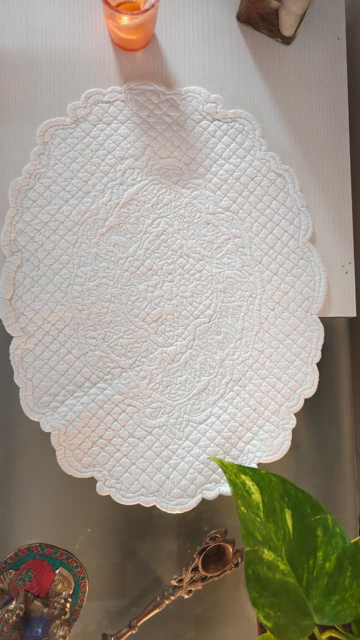 Ivory White Oval Floral Quilted Cotton Round Table Placemat Trivet