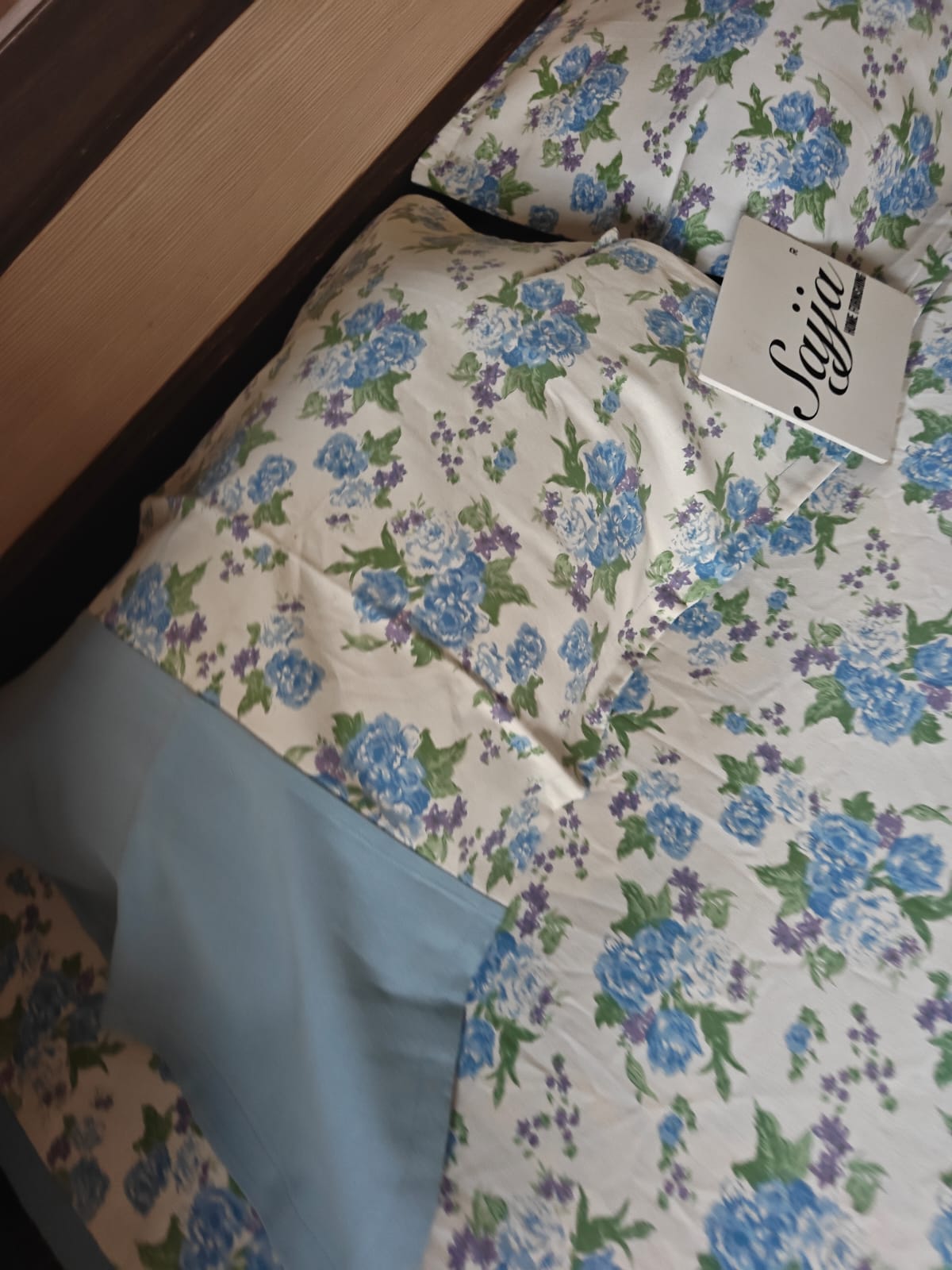 Signature Sajja Blue Floral Cotton King Size With Solid Border Double Bedcover with 2 Pillow Covers