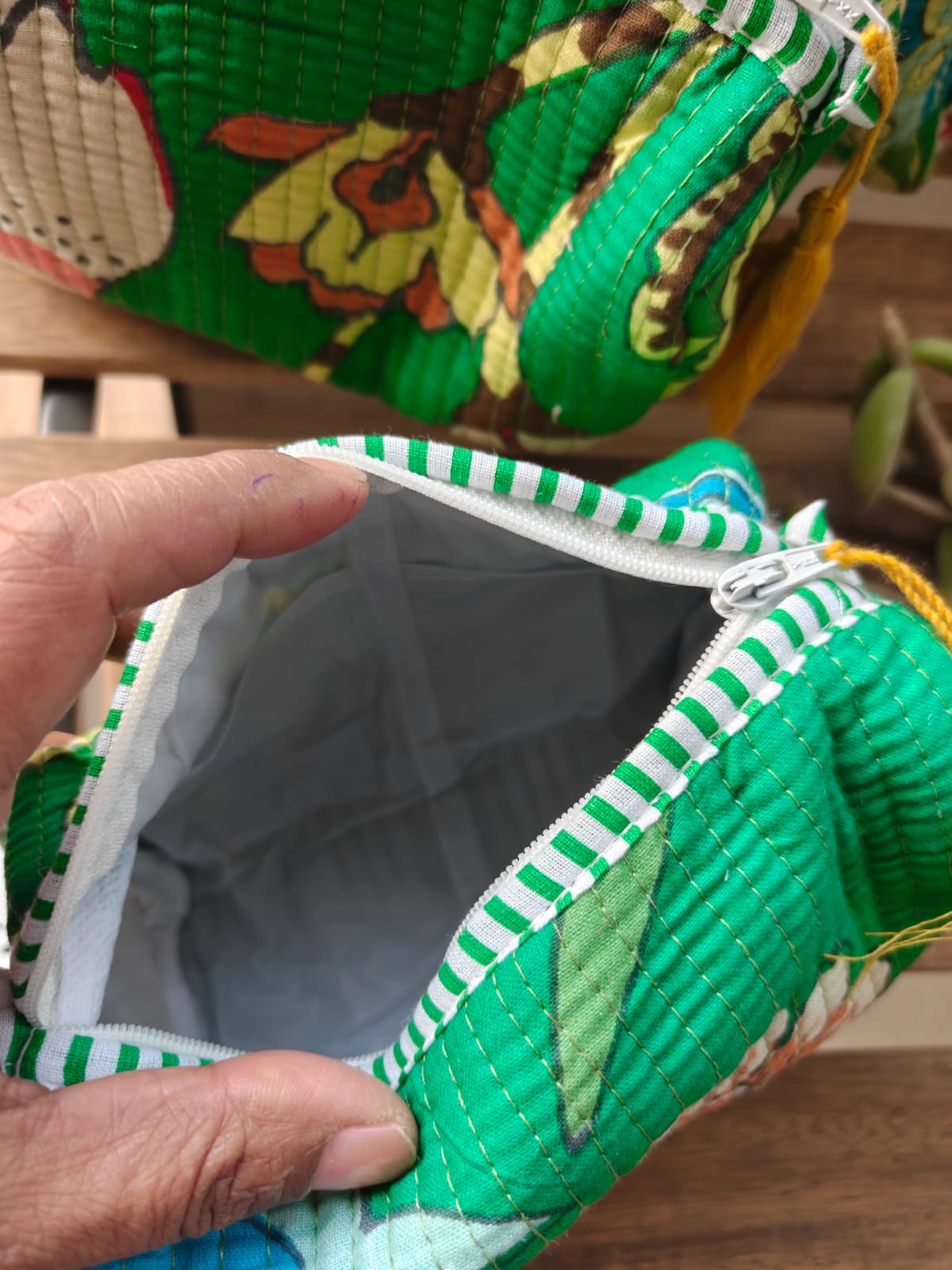 Set of 3 cosmetic bag/pouches with waterproof lining - Green floral bags