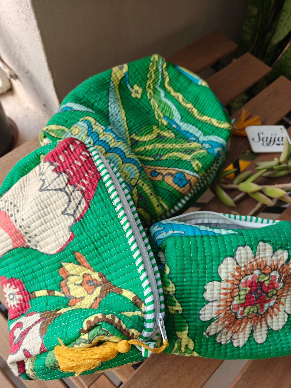 Set of 3 cosmetic bag/pouches with waterproof lining - Green floral bags