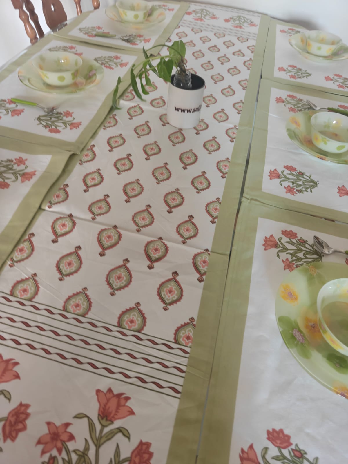Sajja Handblock Table Linen Set Green floral Set of 7- Table Runner, 6 Table Mats