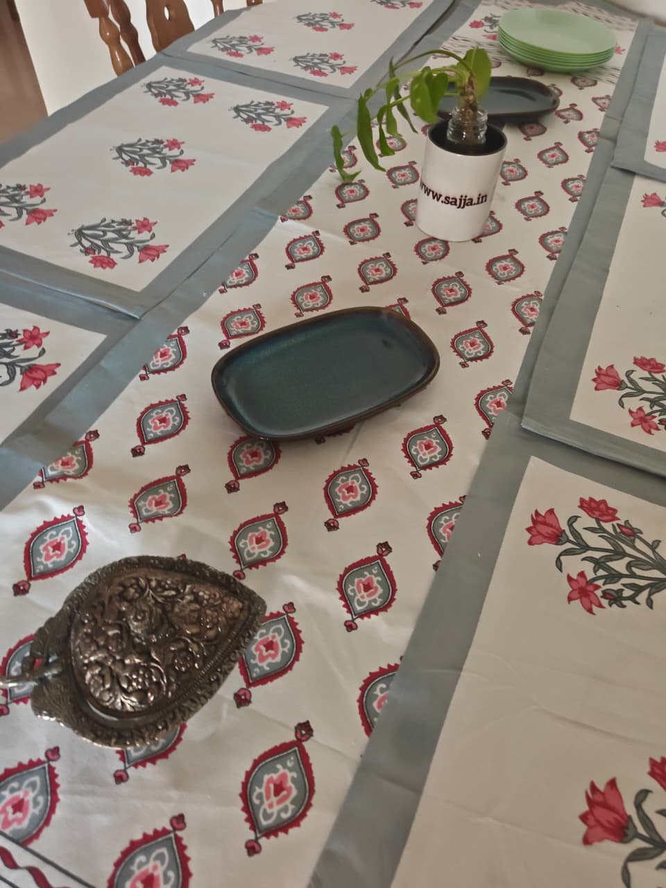 Sajja Handblock Table Linen Set Grey floral  , Set of 7  - One Table Runner, 6 Table Mats