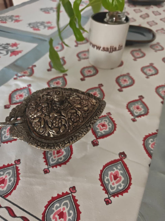 Sajja Handblock Table Linen Set Grey floral  , Set of 7  - One Table Runner, 6 Table Mats