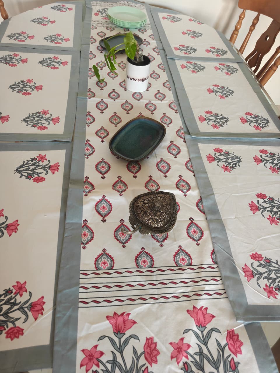 Sajja Handblock Table Linen Set Grey floral  , Set of 7  - One Table Runner, 6 Table Mats