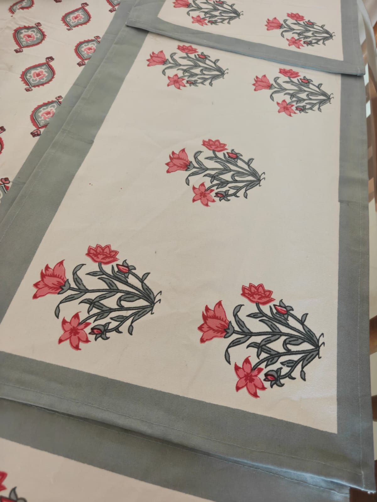 Sajja Handblock Table Linen Set Grey floral  , Set of 7  - One Table Runner, 6 Table Mats
