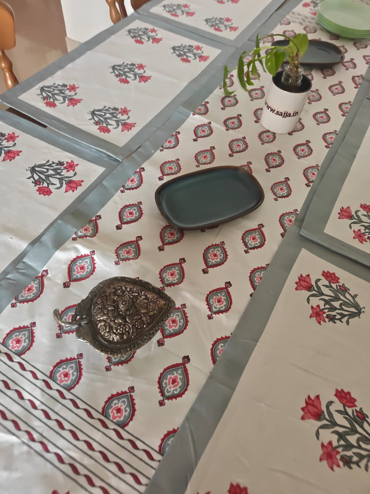 Sajja Handblock Table Linen Set Grey floral  , Set of 7  - One Table Runner, 6 Table Mats