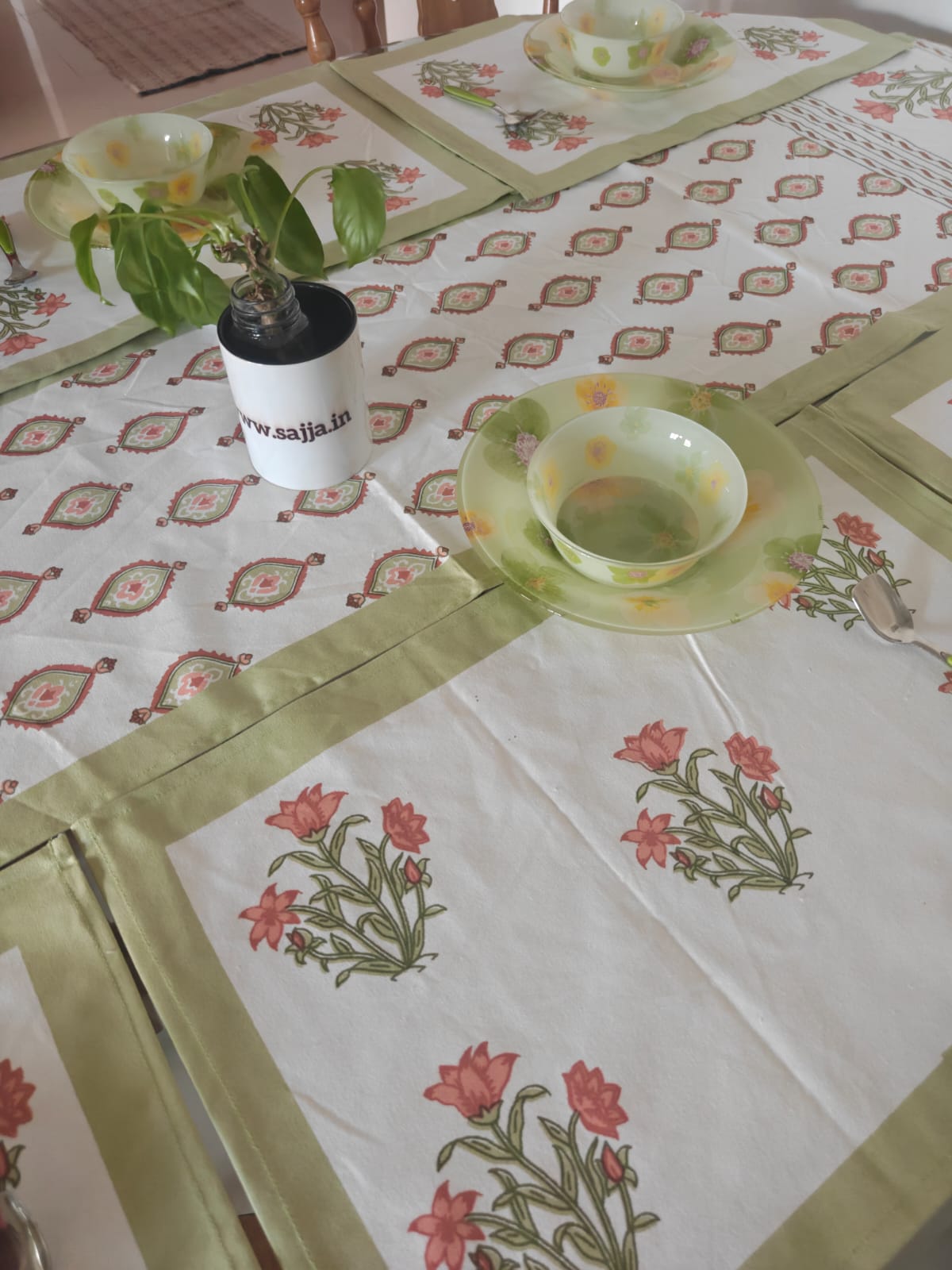 Sajja Handblock Table Linen Set Green floral Set of 7- Table Runner, 6 Table Mats