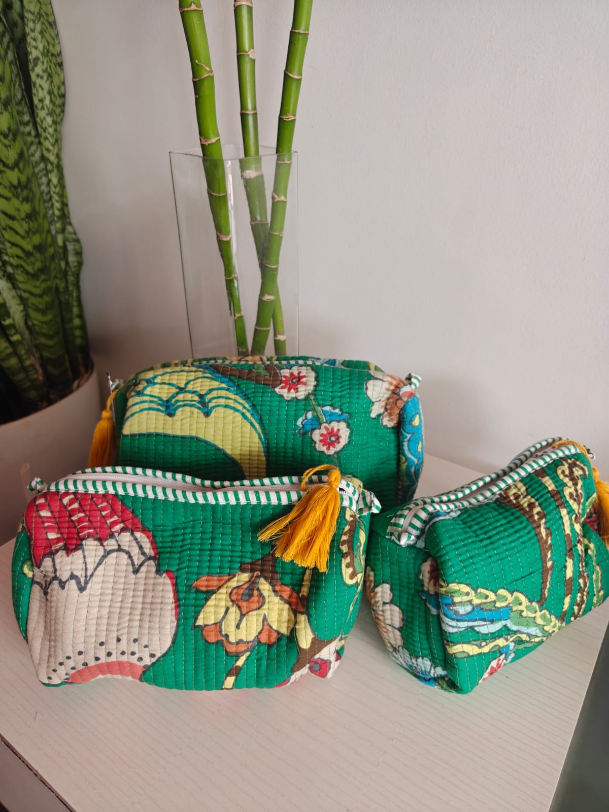 Set of 3 cosmetic bag/pouches with waterproof lining - Green floral bags